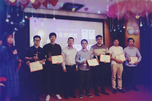 激光打標(biāo)機(jī)廠(chǎng)家-超越激光2018年總結(jié)報(bào)告