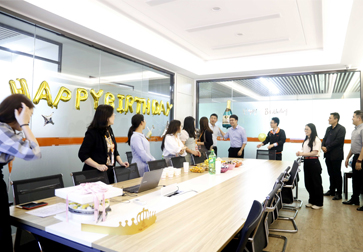 四月生日會(huì)，與你共享歡樂(lè)時(shí)光